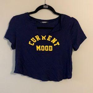 navy blue cropped t-shirt